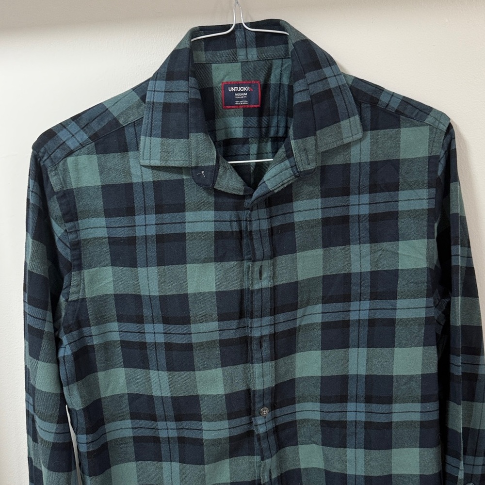 UNTUCKit Green and Black Plaid Casual Button Down Shirt